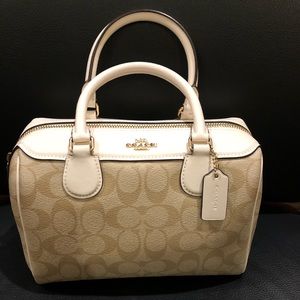 Coach Purse (excellent condition)